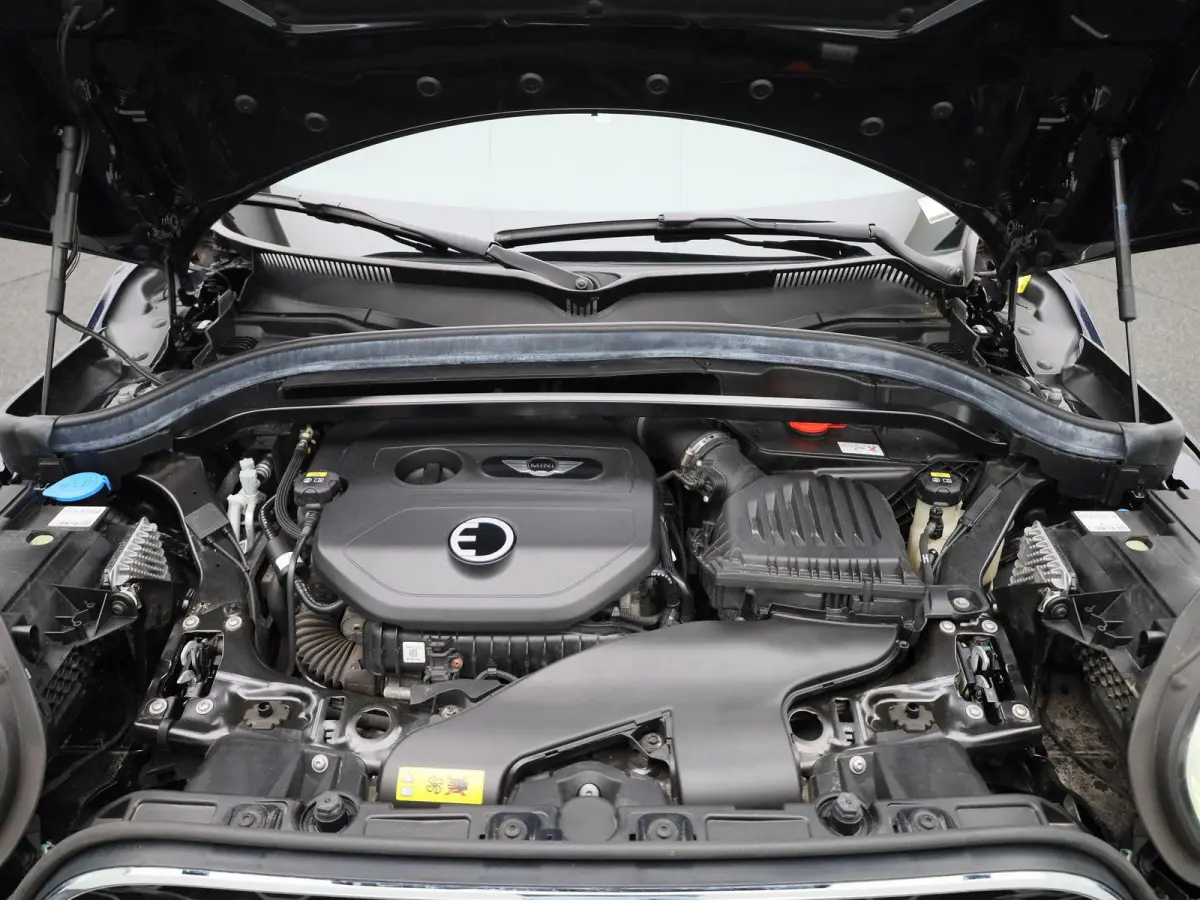1.5 Cooper ALL4 | Automaat | Navigatie | Stoelverwarming | Climate Control | Cruise Control |