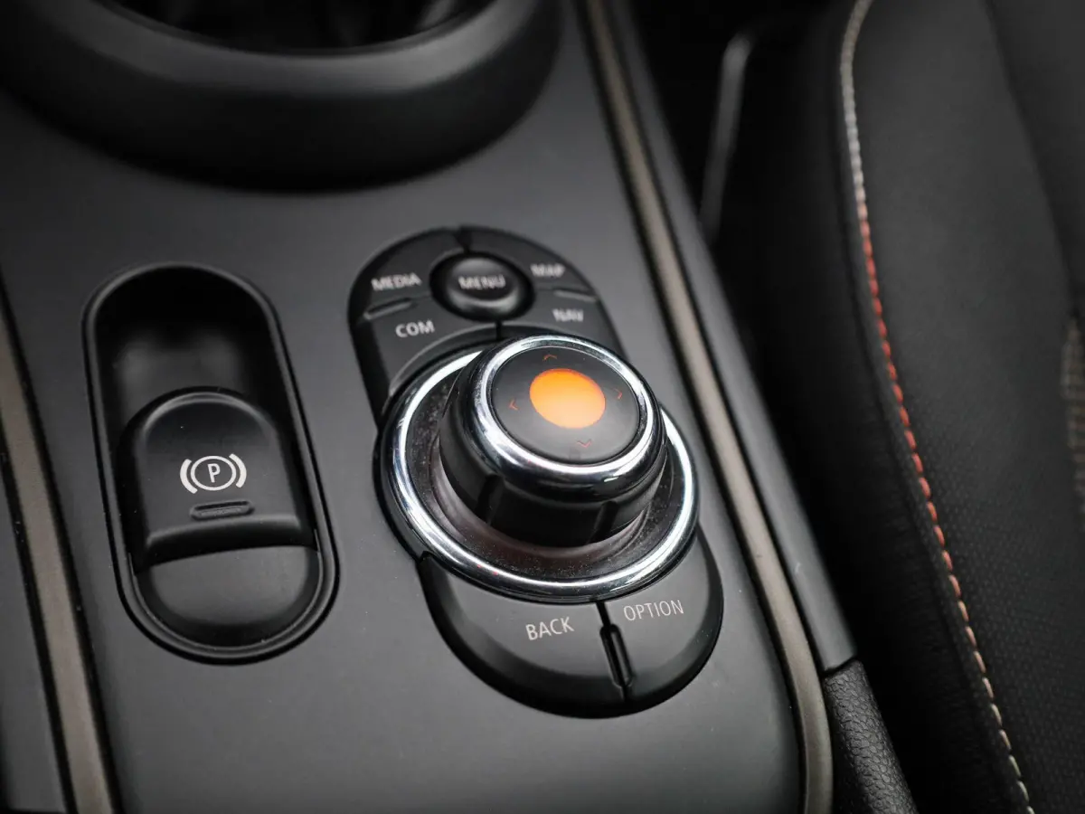 1.5 Cooper ALL4 | Automaat | Navigatie | Stoelverwarming | Climate Control | Cruise Control |