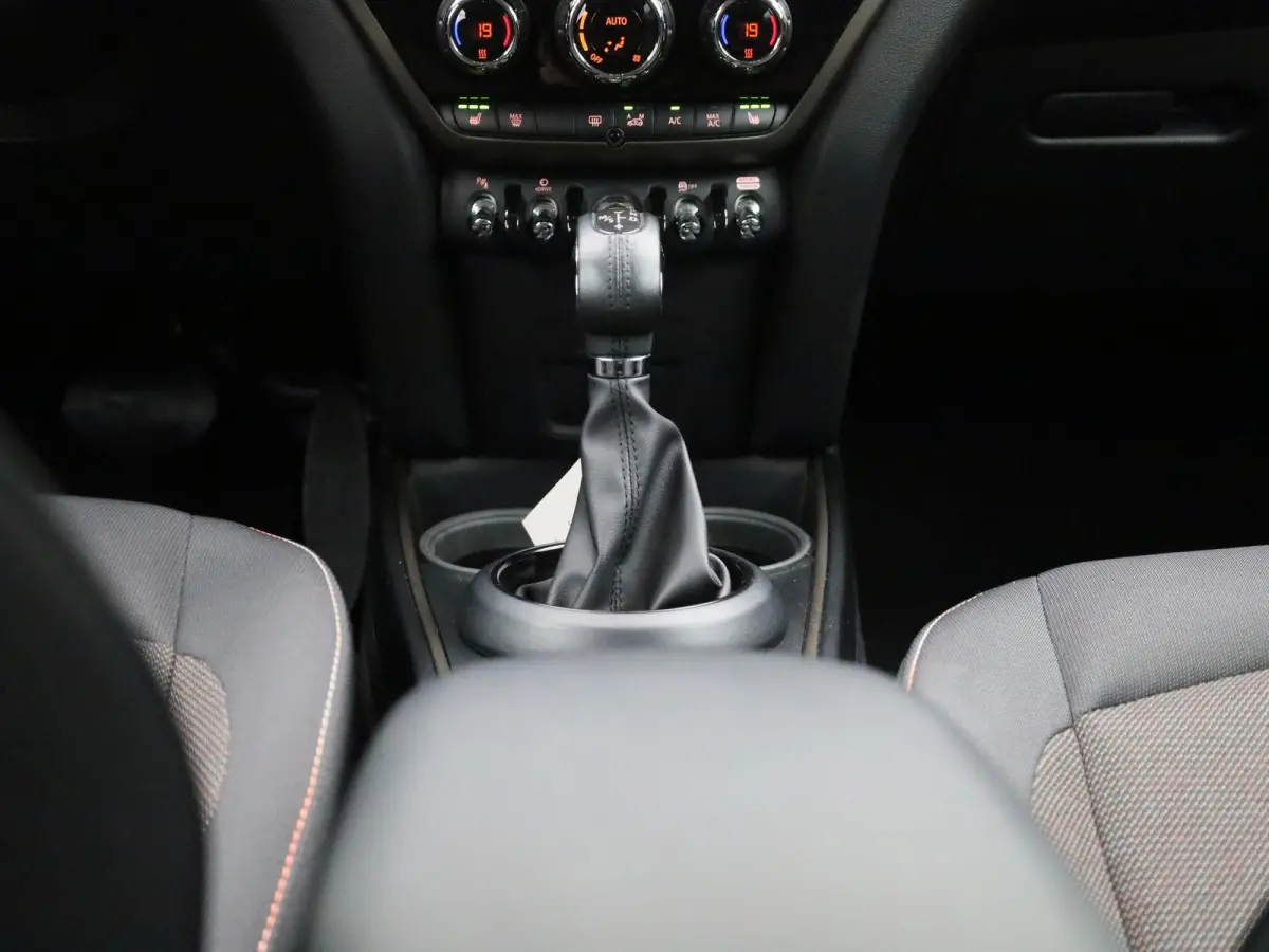 1.5 Cooper ALL4 | Automaat | Navigatie | Stoelverwarming | Climate Control | Cruise Control |