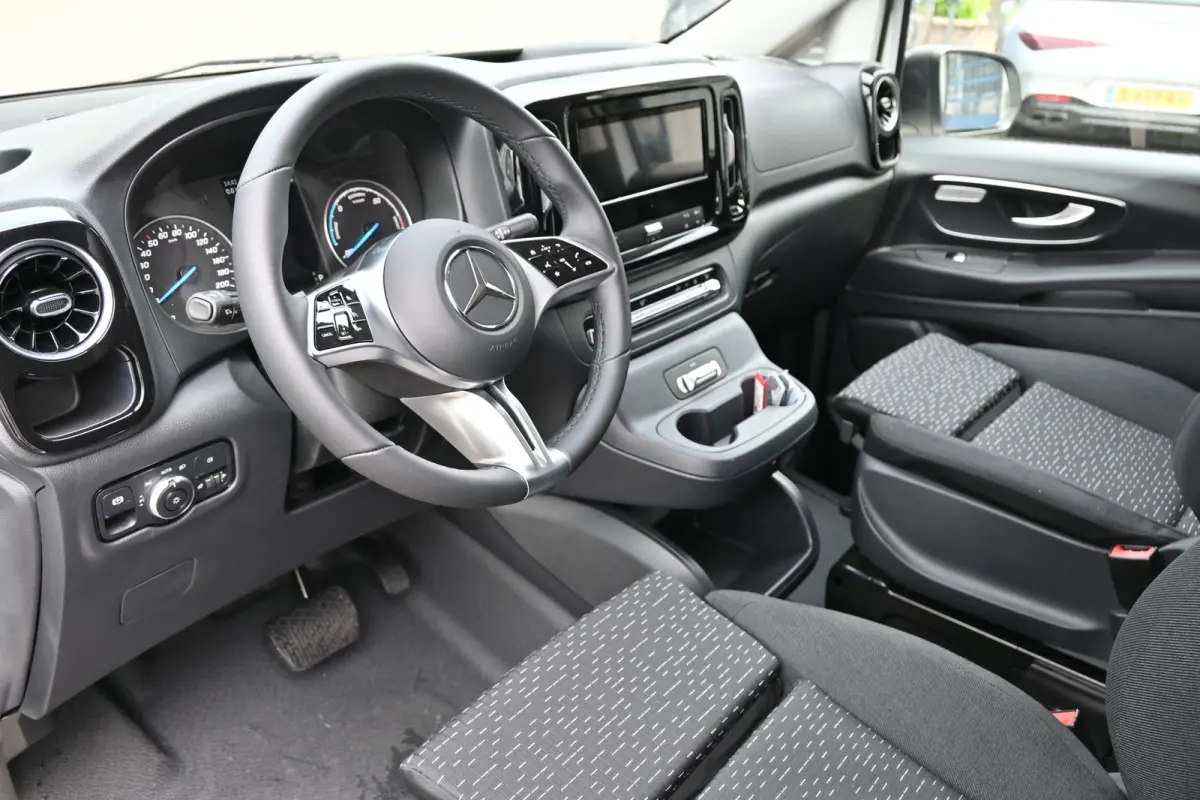 112 Facelift Pro L2 60 kWh Snellader, Smartphone integratiepakket, Leder stuur, Winter pakket, Etc.