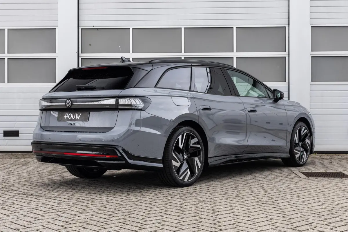 Pro Limited Edition 286pk 77 kWh | Stoelmassage | Exterieur Pakket | Trekhaak