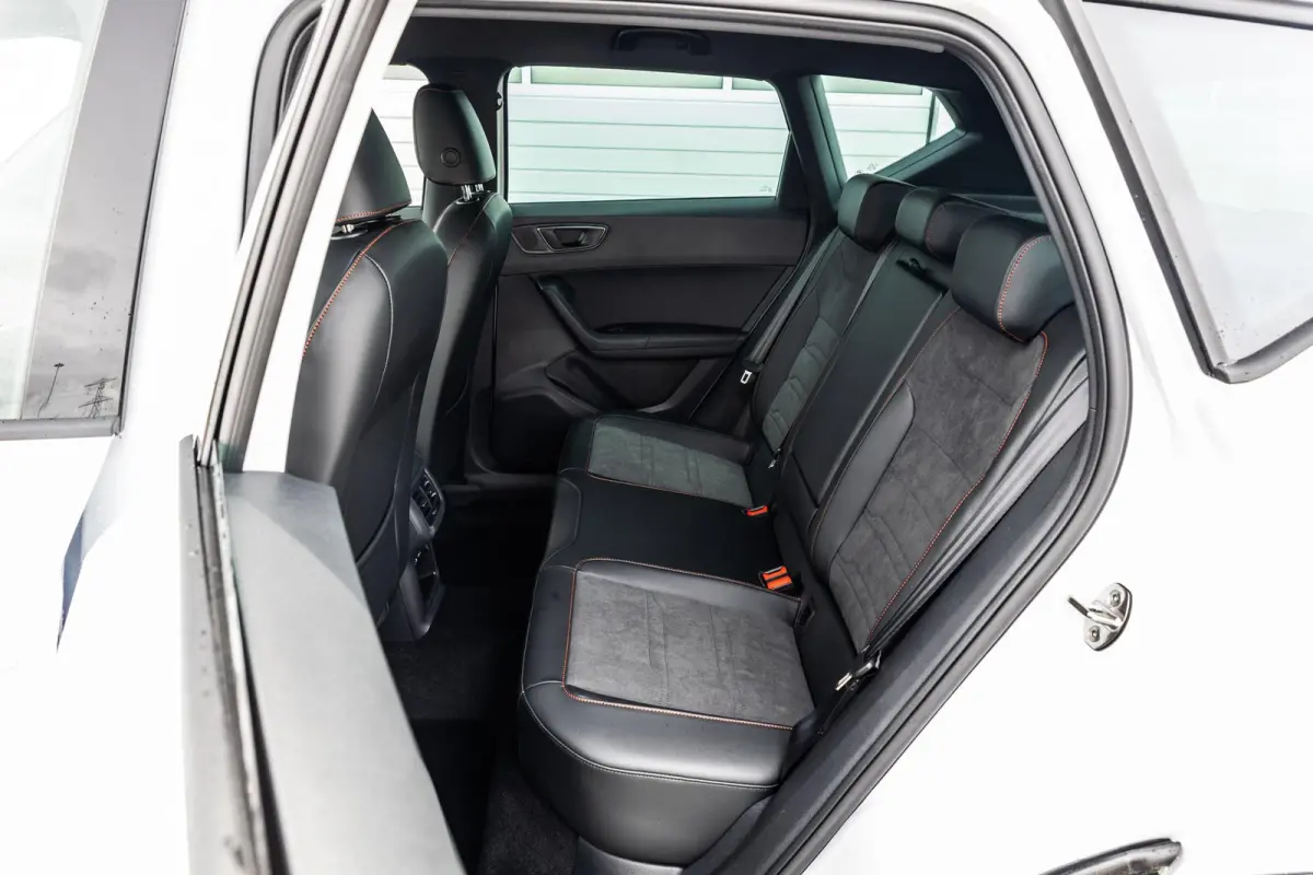 1.5 TSI 150pk DSG FR Business Intense | Trekhaak | 19 Inch Exclusive