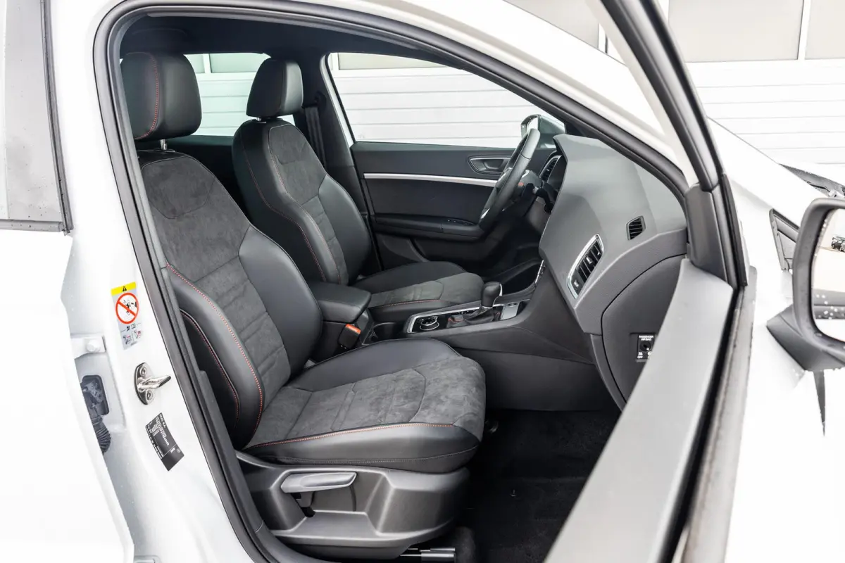 1.5 TSI 150pk DSG FR Business Intense | Trekhaak | 19 Inch Exclusive