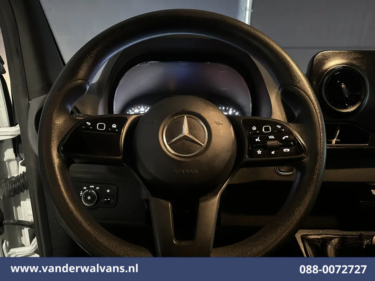 314 CDI 143pk L2H2 Euro6 Airco | Camera | Apple Carplay | Android Auto Parkeersensoren, Bijrijdersbank