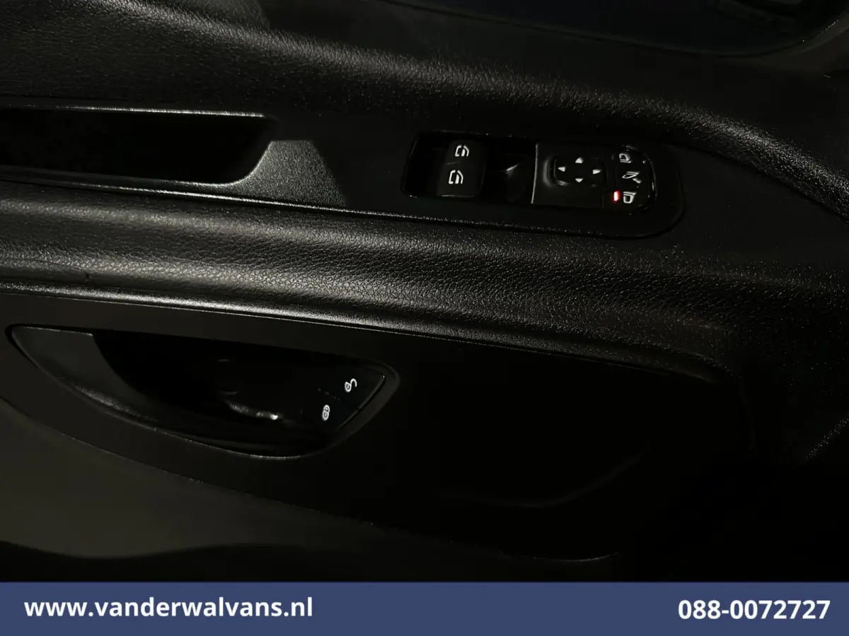 314 CDI 143pk L2H2 Euro6 Airco | Camera | Apple Carplay | Android Auto Parkeersensoren, Bijrijdersbank