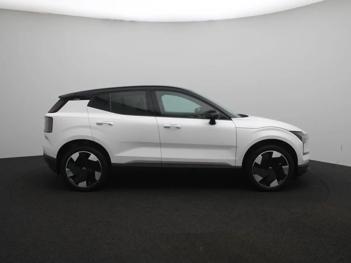 Single Motor Extended Range Ultra 69 kWh | Apple Carplay/Android Auto | Cruise Control | Panoramadak | Stoelverwarming | Lichtmetalen Velgen |