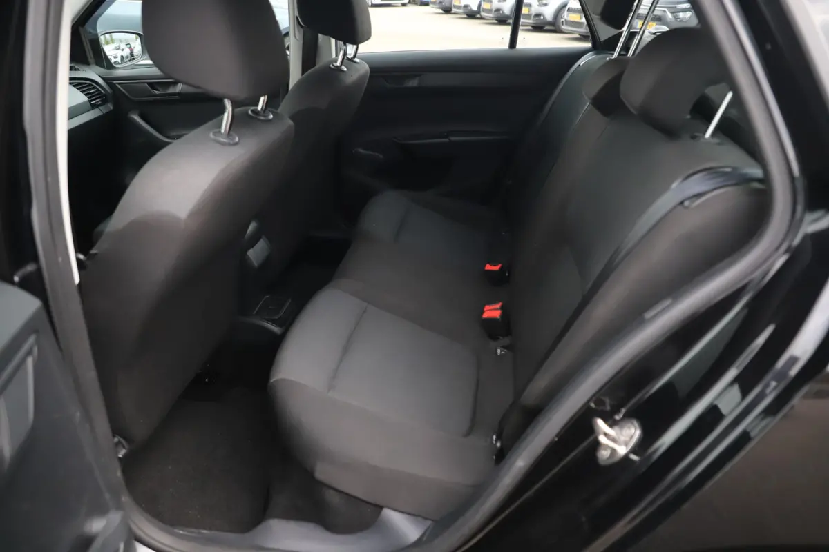 1.0 TSI Active 95PK Carplay Android Navigatie Airco Cruise Control