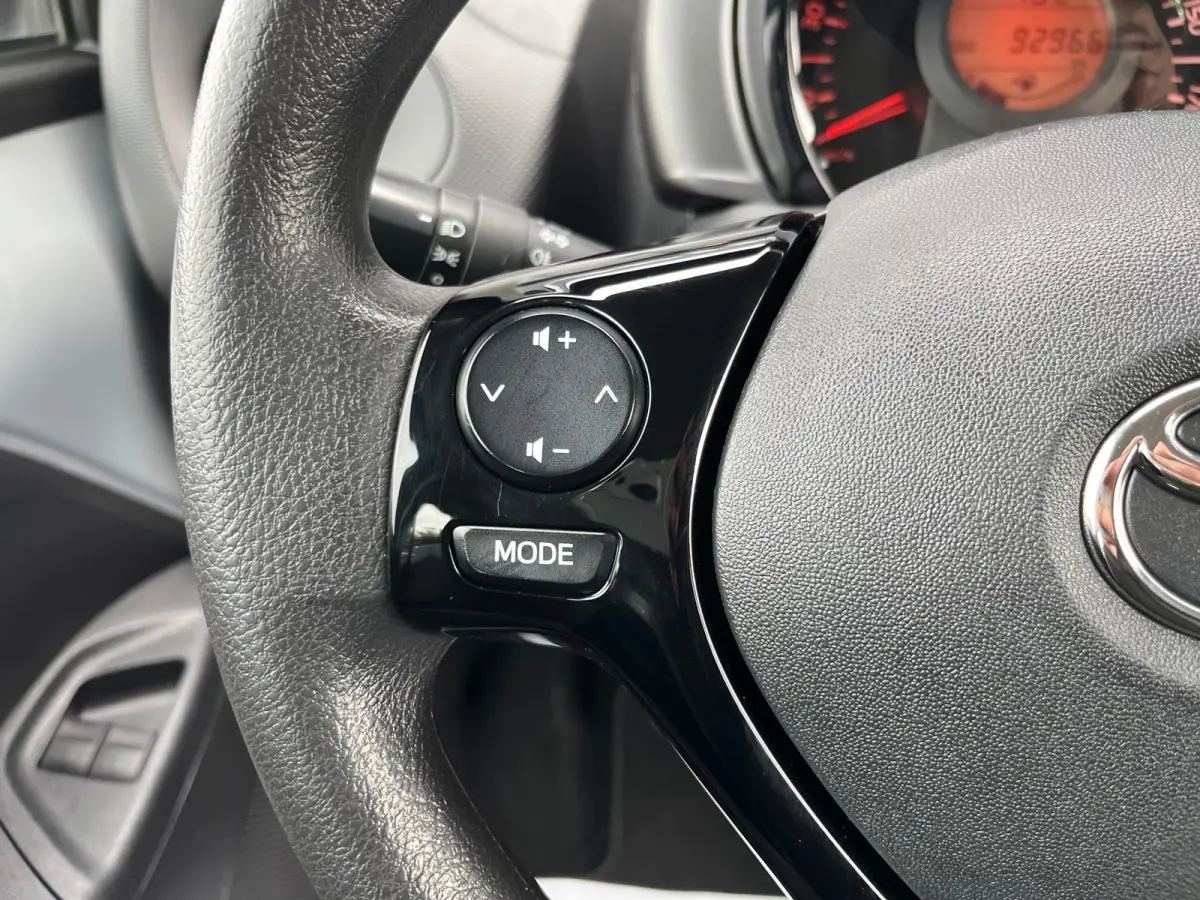1.0 VVT-i x-fun NL.Auto/Led/Airco/Elc.Pakket/5Deurs/Bluetooth/1Ste Eigenaar/Dealer onderhouden