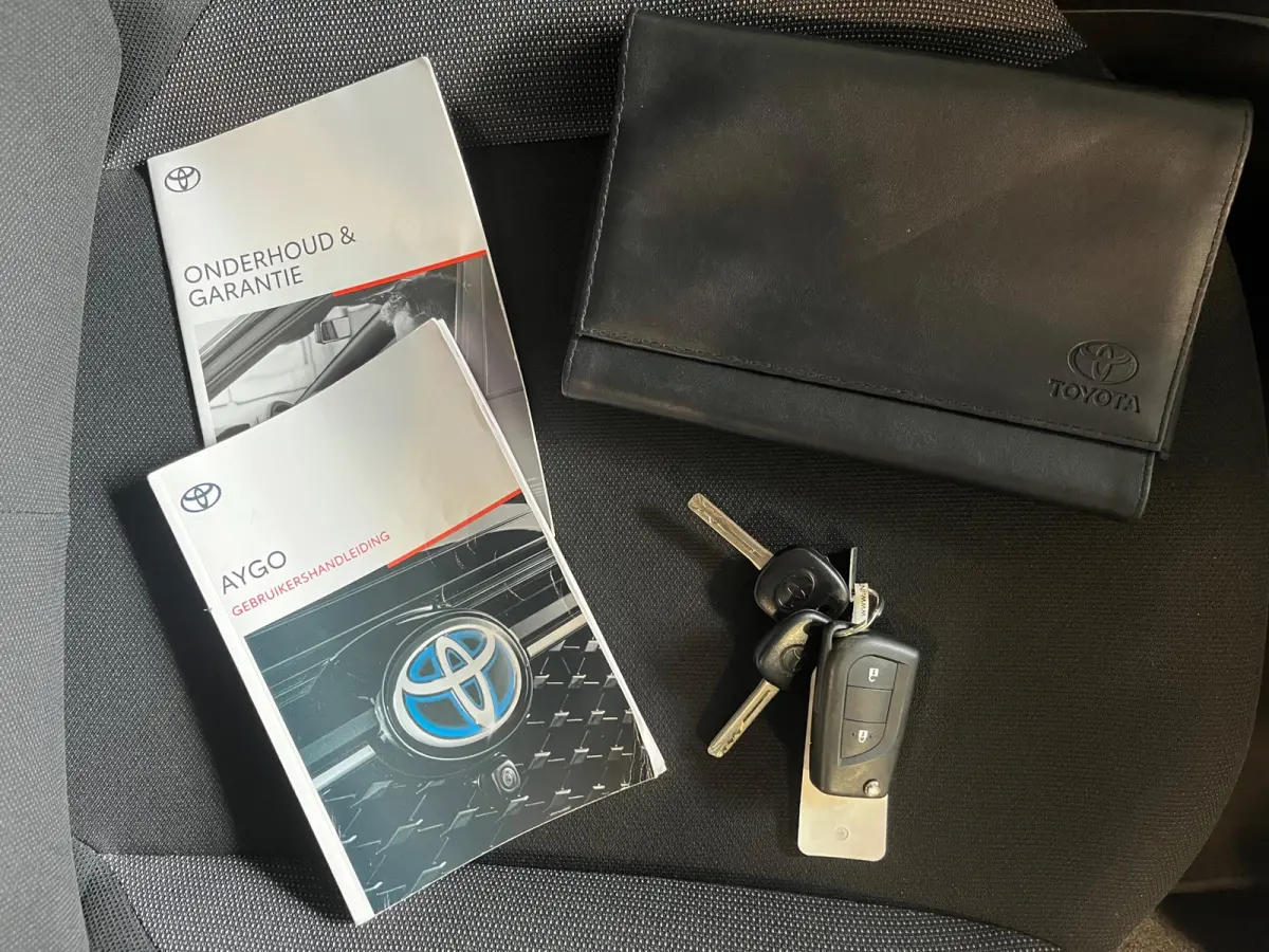 1.0 VVT-i x-fun NL.Auto/Led/Airco/Elc.Pakket/5Deurs/Bluetooth/1Ste Eigenaar/Dealer onderhouden