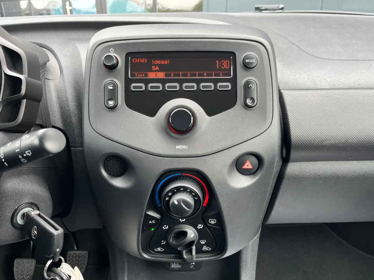 1.0 VVT-i x-fun NL.Auto/Led/Airco/Elc.Pakket/5Deurs/Bluetooth/1Ste Eigenaar/Dealer onderhouden