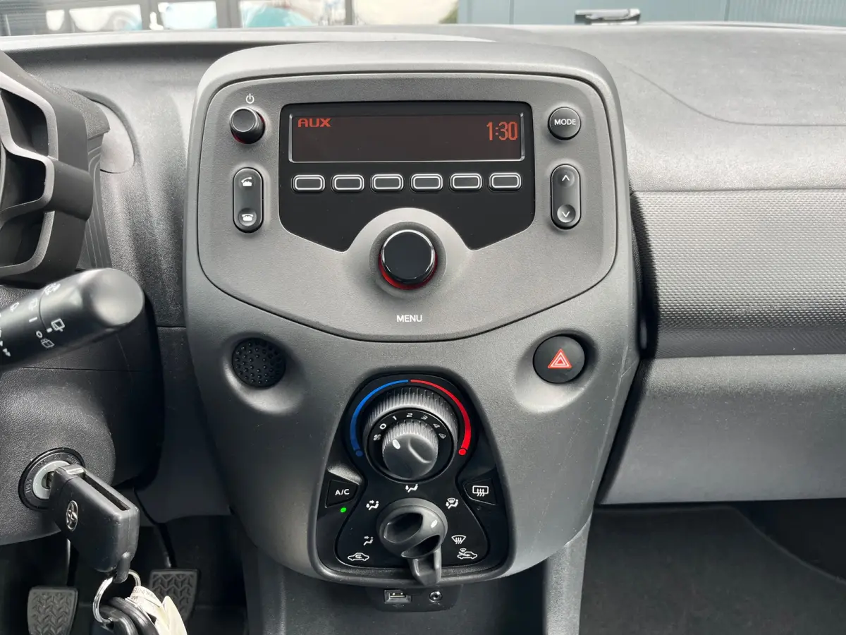 1.0 VVT-i x-fun NL.Auto/Led/Airco/Elc.Pakket/5Deurs/Bluetooth/1Ste Eigenaar/Dealer onderhouden