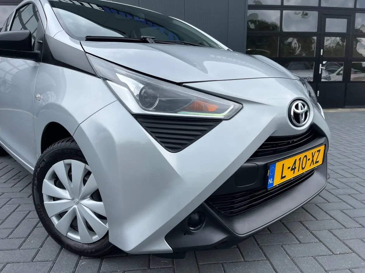 1.0 VVT-i x-fun NL.Auto/Led/Airco/Elc.Pakket/5Deurs/Bluetooth/1Ste Eigenaar/Dealer onderhouden