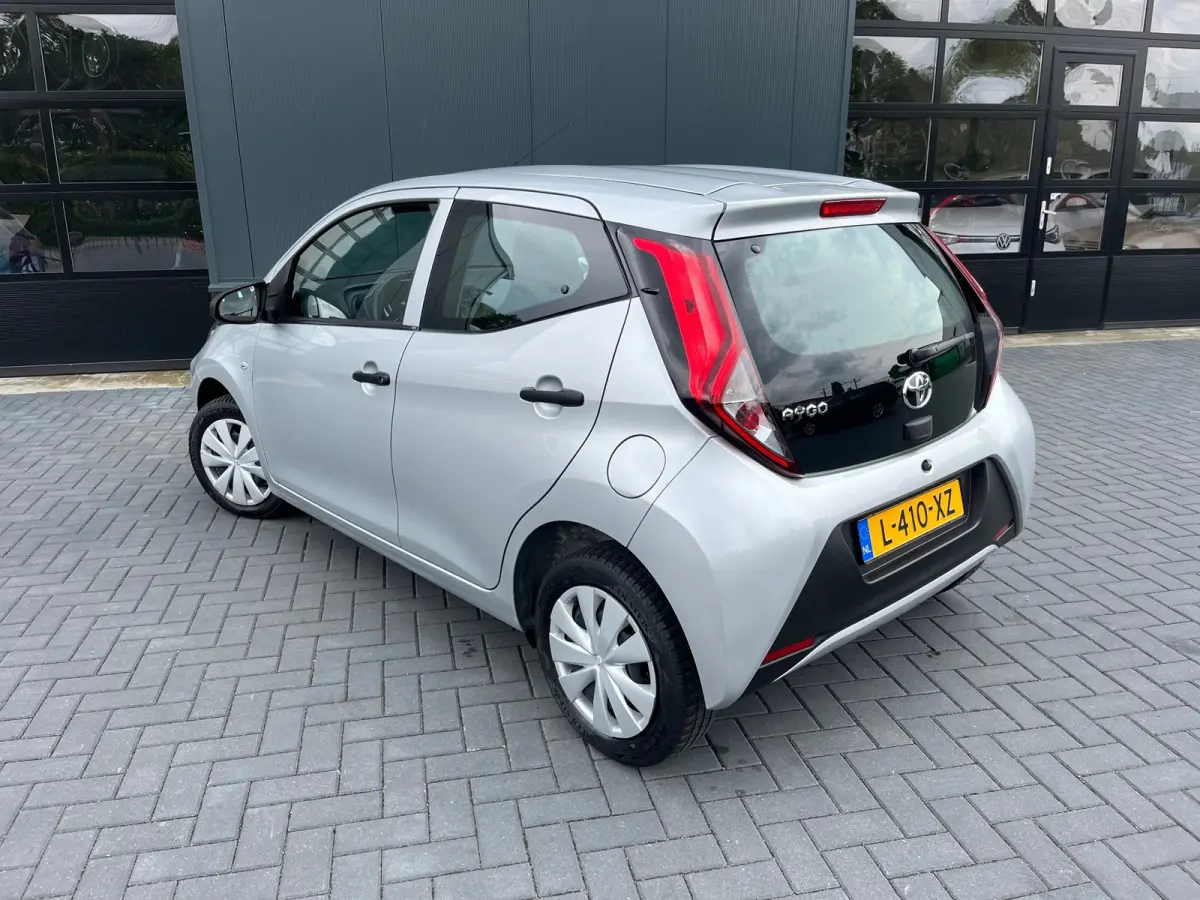 1.0 VVT-i x-fun NL.Auto/Led/Airco/Elc.Pakket/5Deurs/Bluetooth/1Ste Eigenaar/Dealer onderhouden