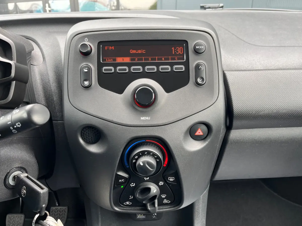 1.0 VVT-i x-fun NL.Auto/Led/Airco/Elc.Pakket/5Deurs/Bluetooth/1Ste Eigenaar/Dealer onderhouden