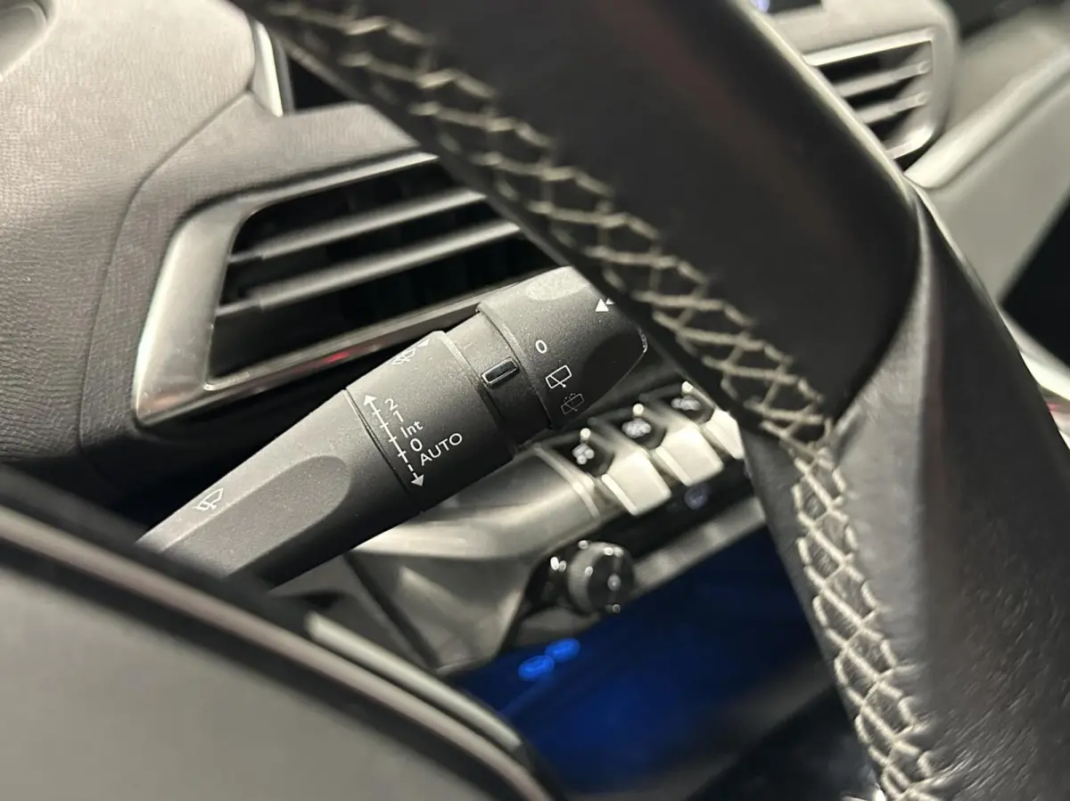 1.2 PureTech Blue Lease Premium CARPLAY NAVI CAMERA CRUISE LM ECC.