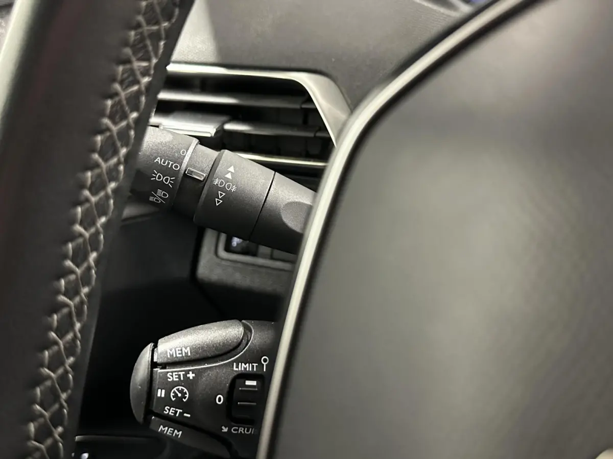 1.2 PureTech Blue Lease Premium CARPLAY NAVI CAMERA CRUISE LM ECC.