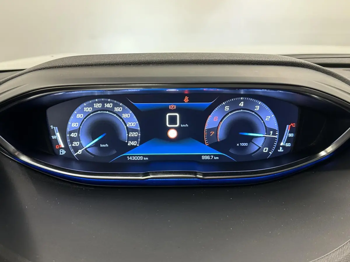 1.2 PureTech Blue Lease Premium CARPLAY NAVI CAMERA CRUISE LM ECC.