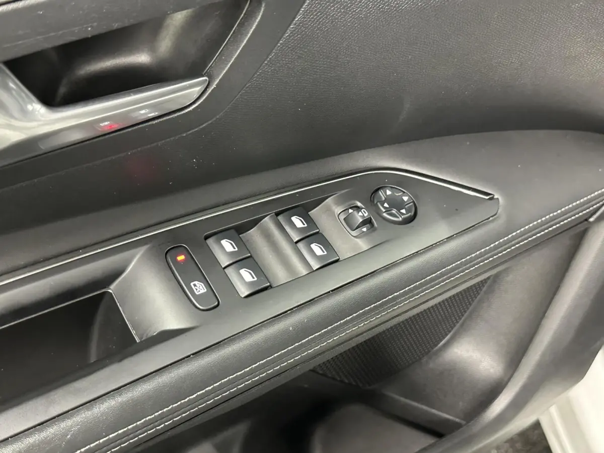 1.2 PureTech Blue Lease Premium CARPLAY NAVI CAMERA CRUISE LM ECC.