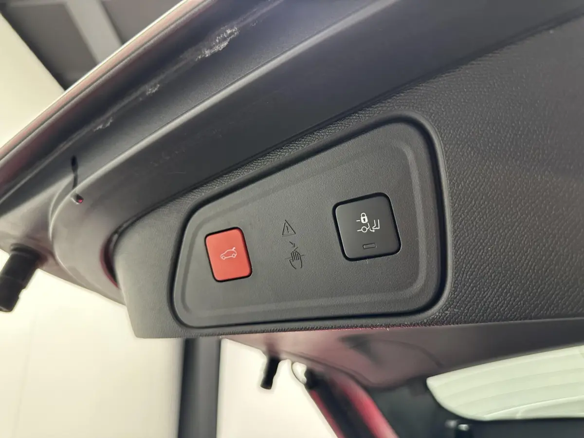 1.2 PureTech Blue Lease Premium CARPLAY NAVI CAMERA CRUISE LM ECC.