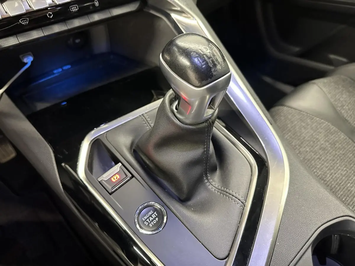 1.2 PureTech Blue Lease Premium CARPLAY NAVI CAMERA CRUISE LM ECC.