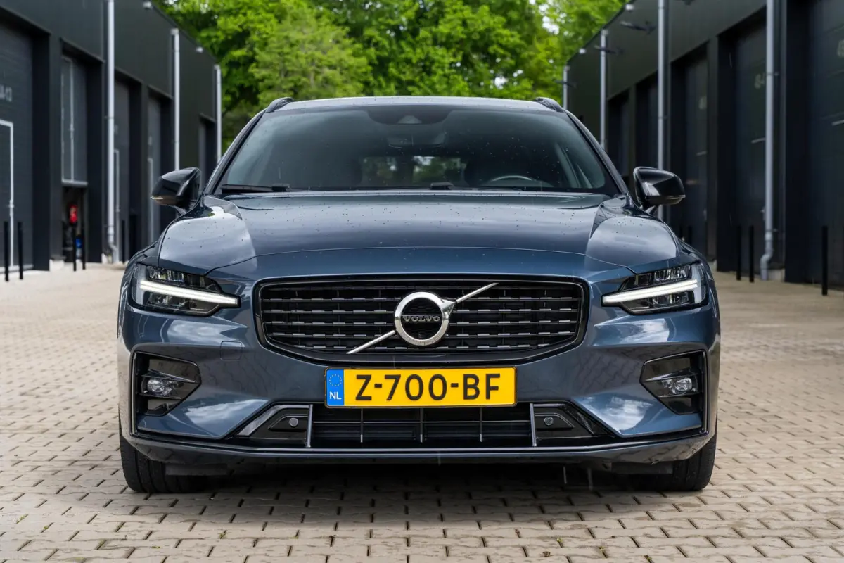 2.0 D4 R-Design *Leder *Stuur. verw* Dealer onderhouden*