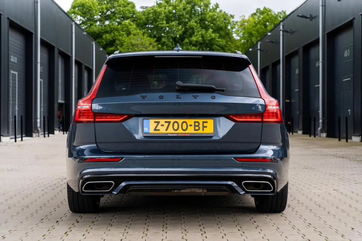 2.0 D4 R-Design *Leder *Stuur. verw* Dealer onderhouden*