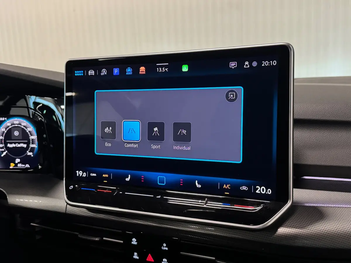 1.5 eTSI R-Line Edition | 50 JAHRE | FACELIFT | PANO | HUD | TREKHAAK