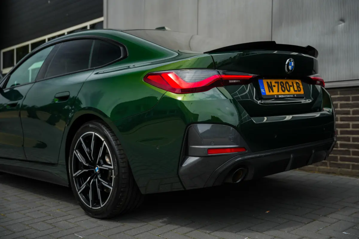 430i 245 pk Business Edition Plus M-Sportpakket / Sanremo-Groen/ Pano-Dak/ Leder/ Laser/ Sport-Stoelen/ Stoel.Verw/ Head-Up/ Camera/ Trekhaak/ 18''LMV