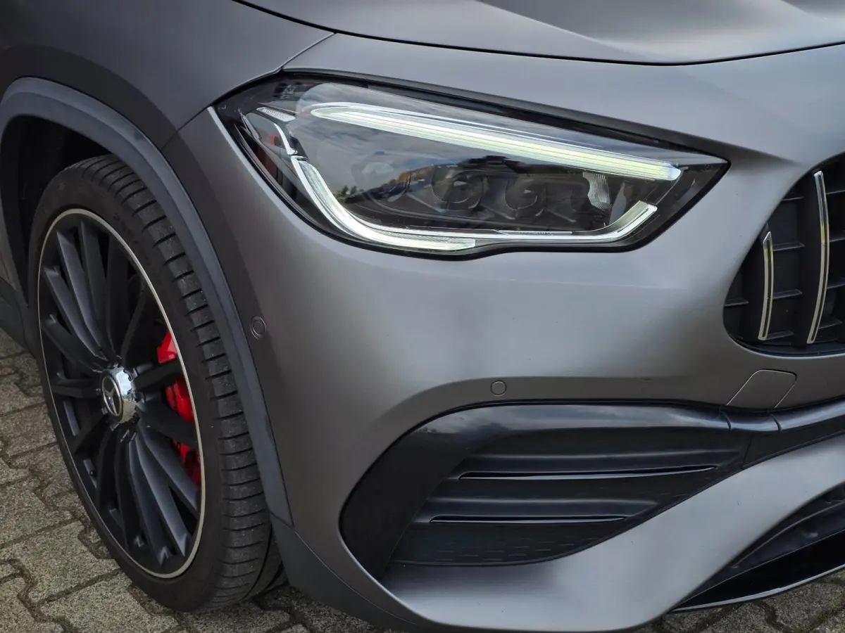 AMG 35 4MATIC / PANO / MATTE GREY / LEDER-ALCANTARA / CAMERA / KEYLESS / BURMESTER / CARPLAY / 21 INCH !