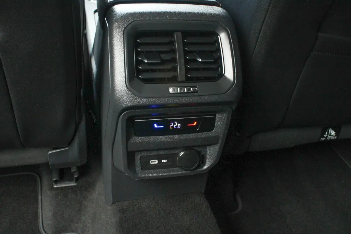 1.5 TSI 150pk DSG FR Business | Trekhaak | Elekt. Verstelbare Bestuurdersstoel | Navigatie | Camera Achter | Apple CarPlay/ Android Auto