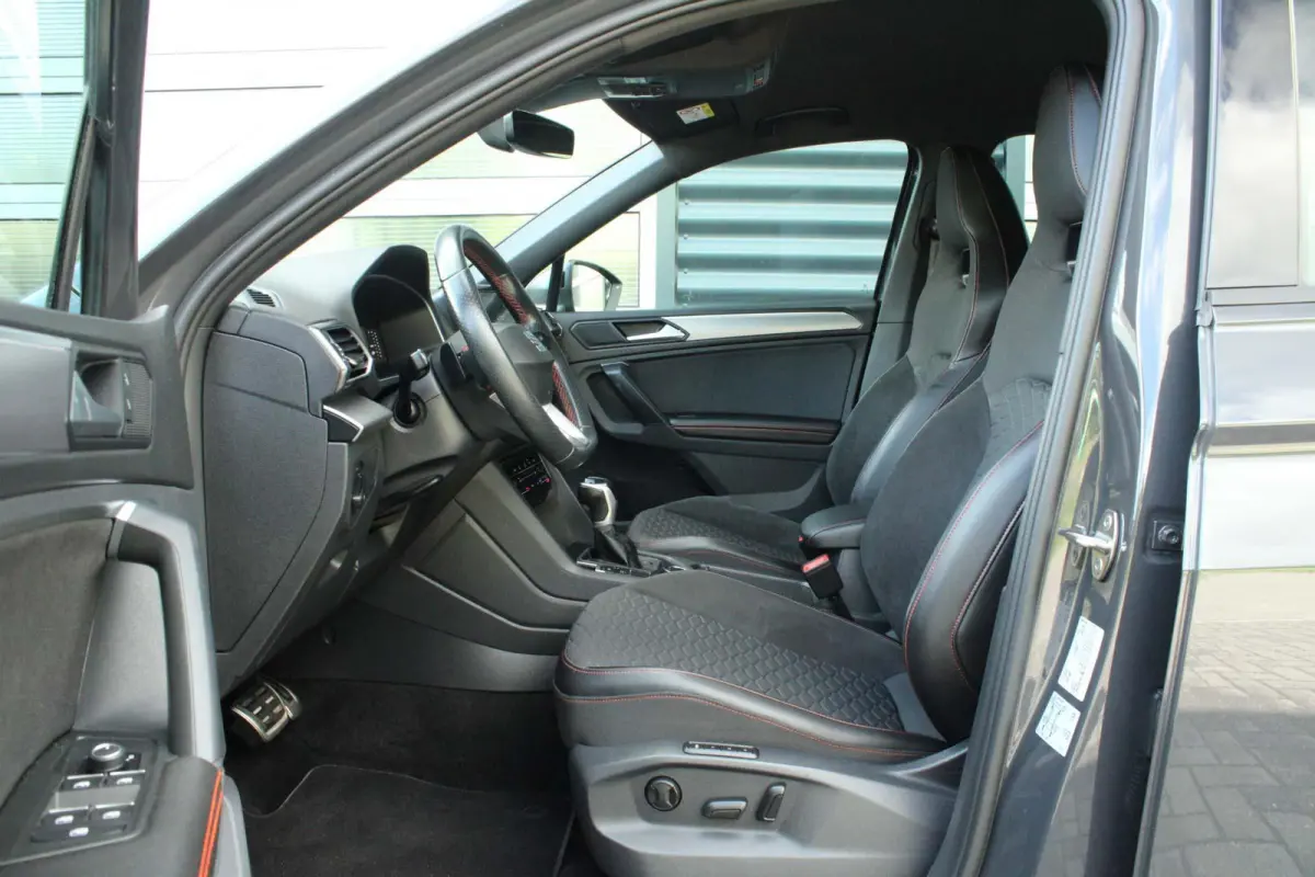 1.5 TSI 150pk DSG FR Business | Trekhaak | Elekt. Verstelbare Bestuurdersstoel | Navigatie | Camera Achter | Apple CarPlay/ Android Auto