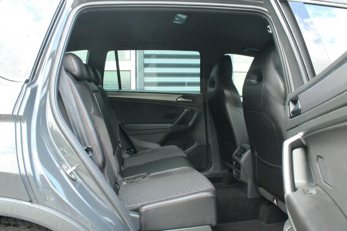 1.5 TSI 150pk DSG FR Business | Trekhaak | Elekt. Verstelbare Bestuurdersstoel | Navigatie | Camera Achter | Apple CarPlay/ Android Auto