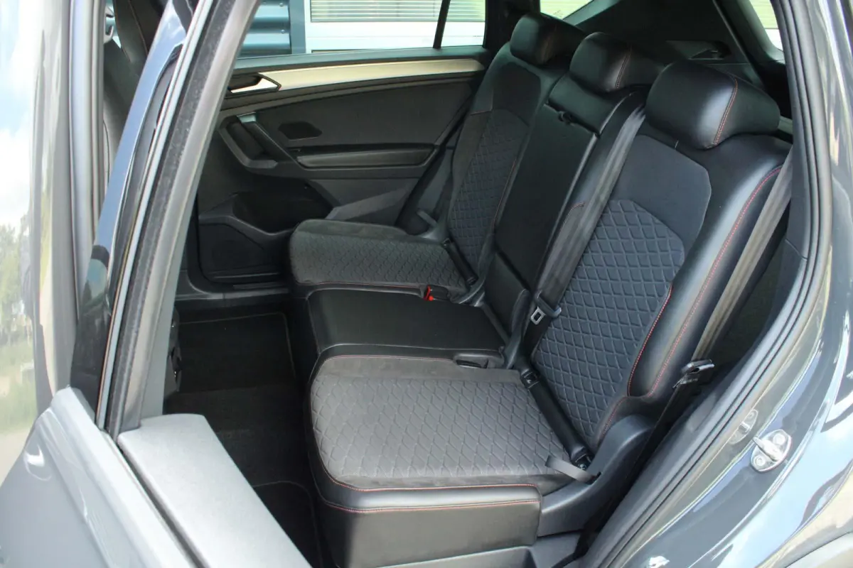 1.5 TSI 150pk DSG FR Business | Trekhaak | Elekt. Verstelbare Bestuurdersstoel | Navigatie | Camera Achter | Apple CarPlay/ Android Auto