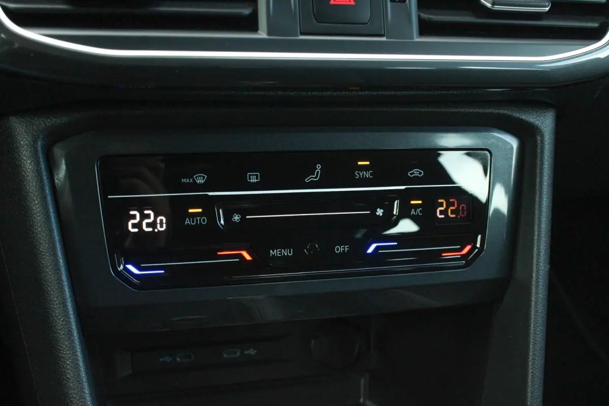 1.5 TSI 150pk DSG FR Business | Trekhaak | Elekt. Verstelbare Bestuurdersstoel | Navigatie | Camera Achter | Apple CarPlay/ Android Auto