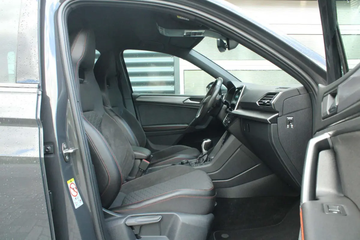 1.5 TSI 150pk DSG FR Business | Trekhaak | Elekt. Verstelbare Bestuurdersstoel | Navigatie | Camera Achter | Apple CarPlay/ Android Auto