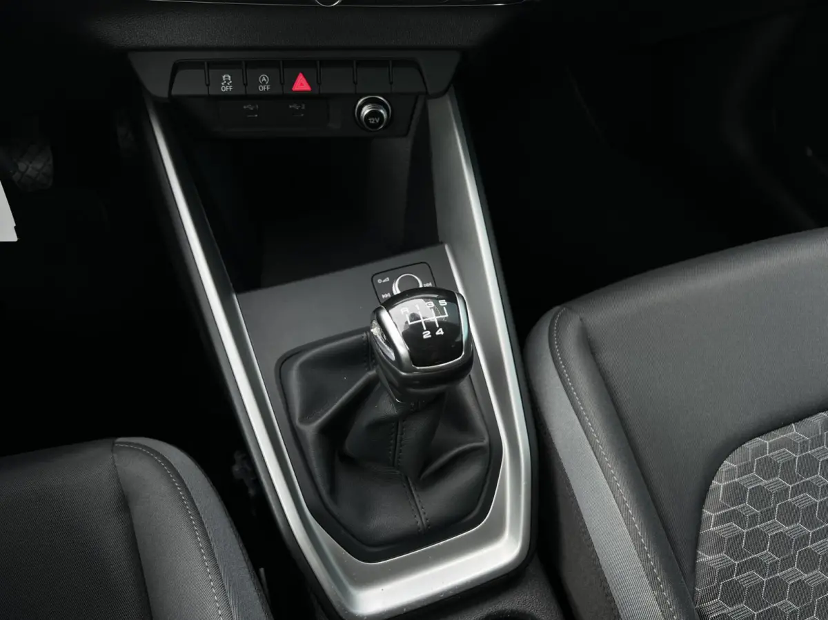 25 TFSI epic NAV.VIA.CARPLAY/ANDROID | DIGI.DASHB | CRUISE | PDC | LMV'17