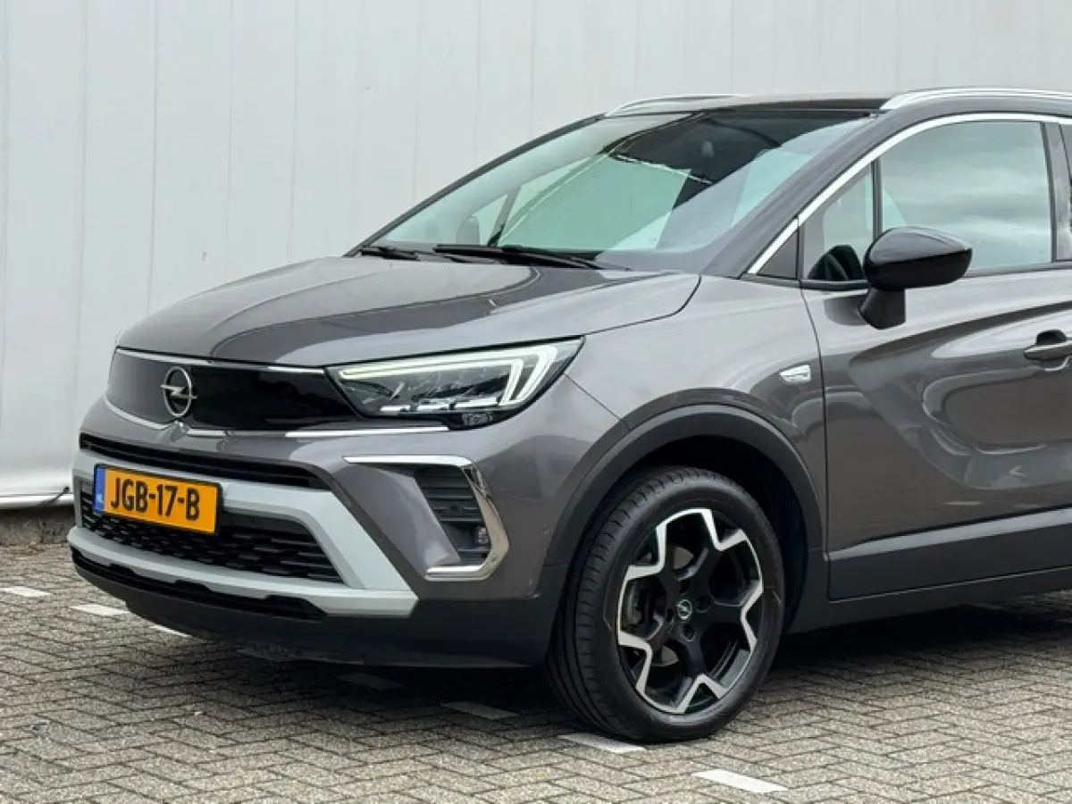 1.2 Turbo Ultimate met Head-up, Navi/Camera, AGR met Alcantara, 17inch