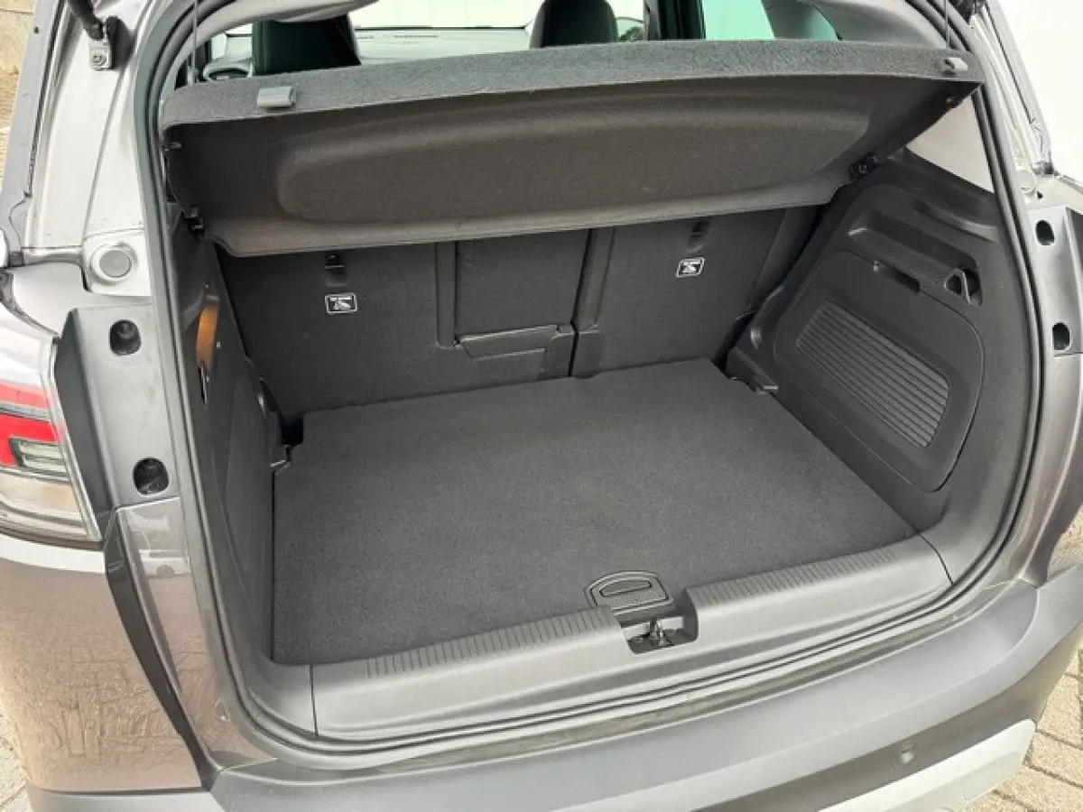 1.2 Turbo Ultimate met Head-up, Navi/Camera, AGR met Alcantara, 17inch
