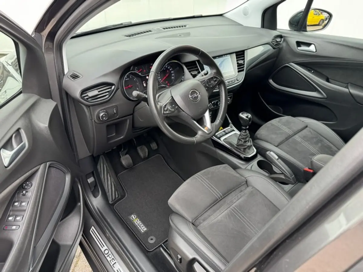 1.2 Turbo Ultimate met Head-up, Navi/Camera, AGR met Alcantara, 17inch