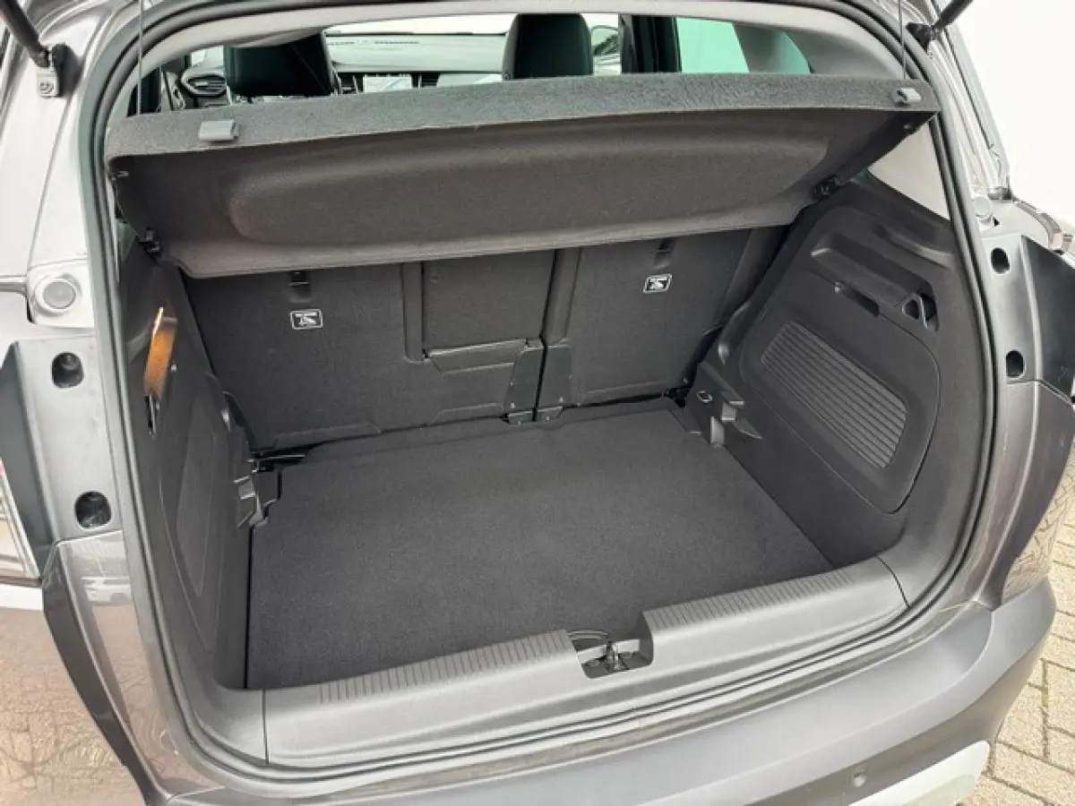 1.2 Turbo Ultimate met Head-up, Navi/Camera, AGR met Alcantara, 17inch