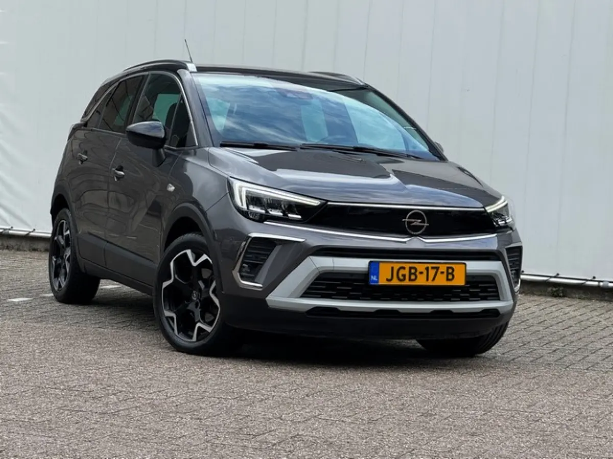 1.2 Turbo Ultimate met Head-up, Navi/Camera, AGR met Alcantara, 17inch