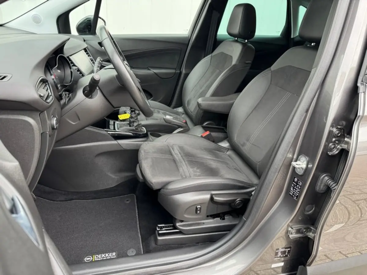 1.2 Turbo Ultimate met Head-up, Navi/Camera, AGR met Alcantara, 17inch