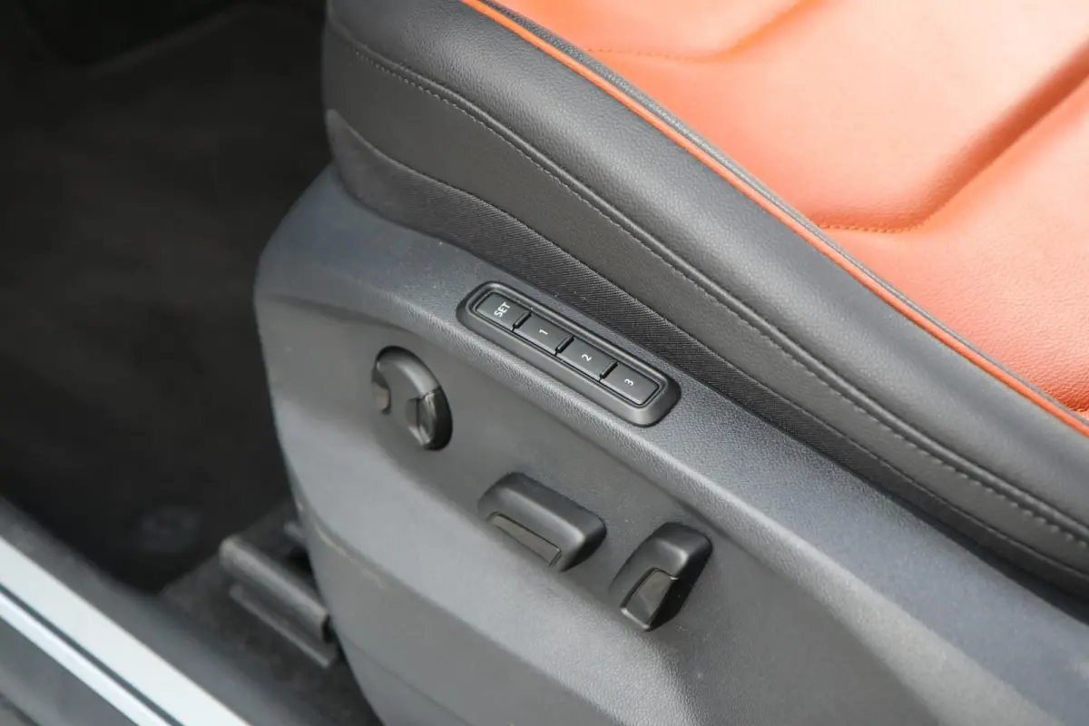 1.5 TSI 150pk DSG Highline | Panoramadak | Stoelverwarming | Memory Stoel | Leer