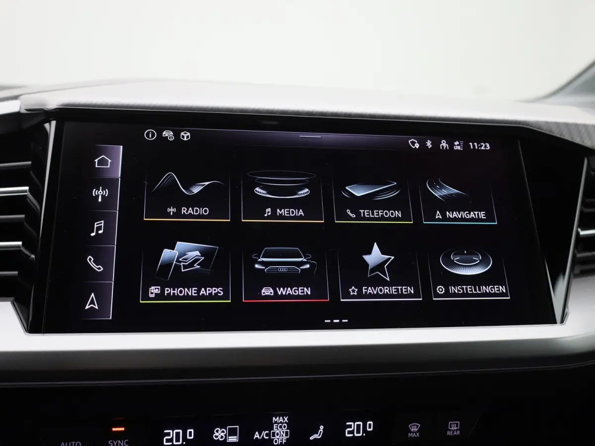 40 Edition 63 kWh l Climate control l Navigatie l Audi smartphone interface l Achteruitrijcamera l Head-up display l Matrix-ledkoplampen l Privacy glas l Dodehoekdetectie l Audi sound system