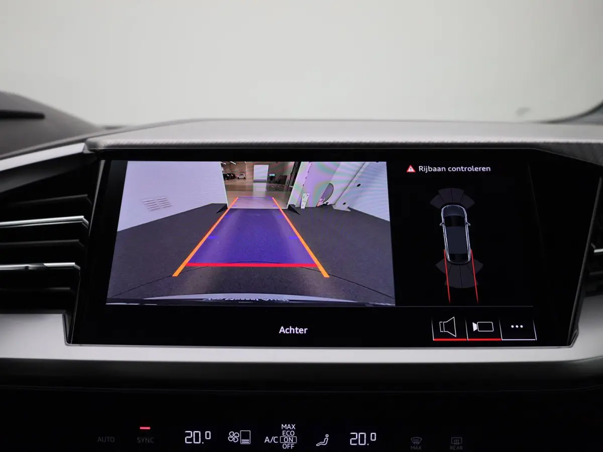 40 Edition 63 kWh l Climate control l Navigatie l Audi smartphone interface l Achteruitrijcamera l Head-up display l Matrix-ledkoplampen l Privacy glas l Dodehoekdetectie l Audi sound system