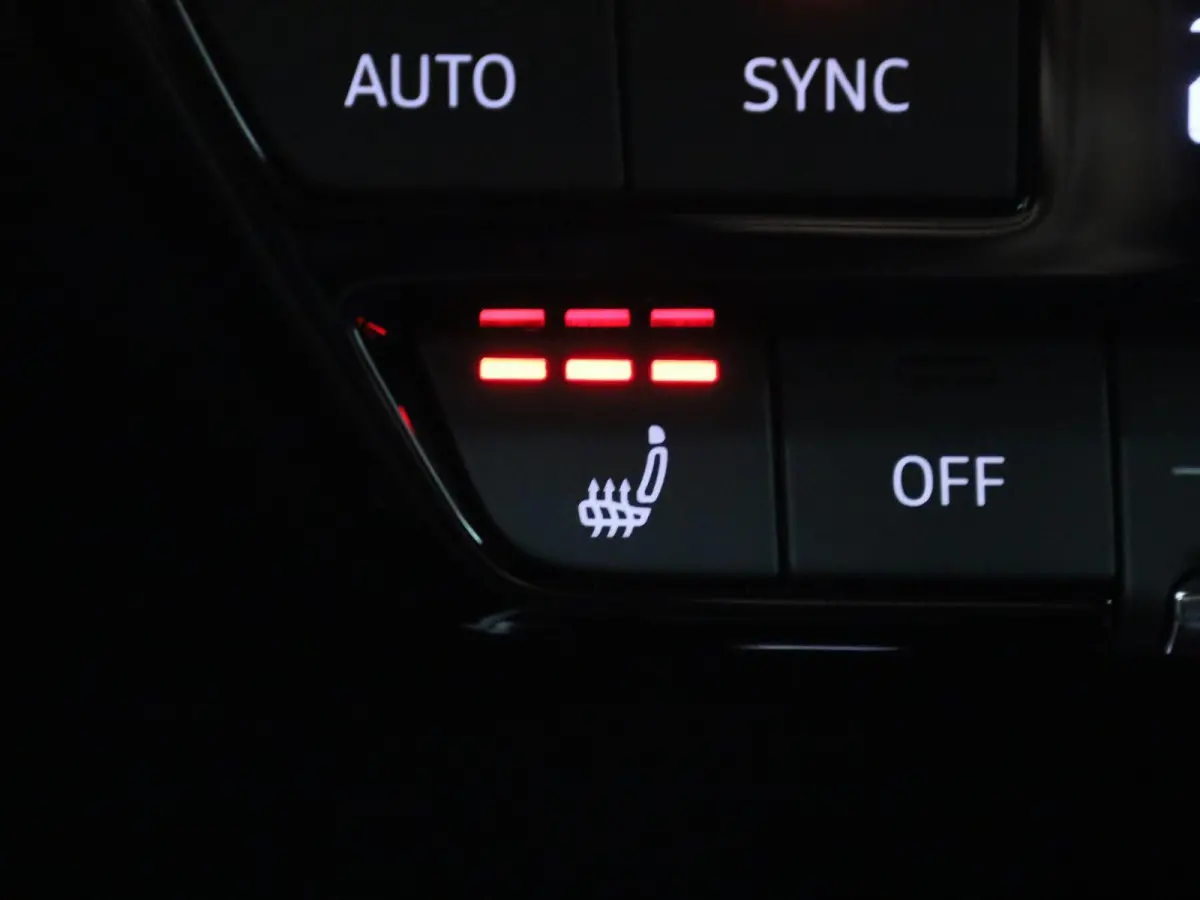 40 Edition 63 kWh l Climate control l Navigatie l Audi smartphone interface l Achteruitrijcamera l Head-up display l Matrix-ledkoplampen l Privacy glas l Dodehoekdetectie l Audi sound system