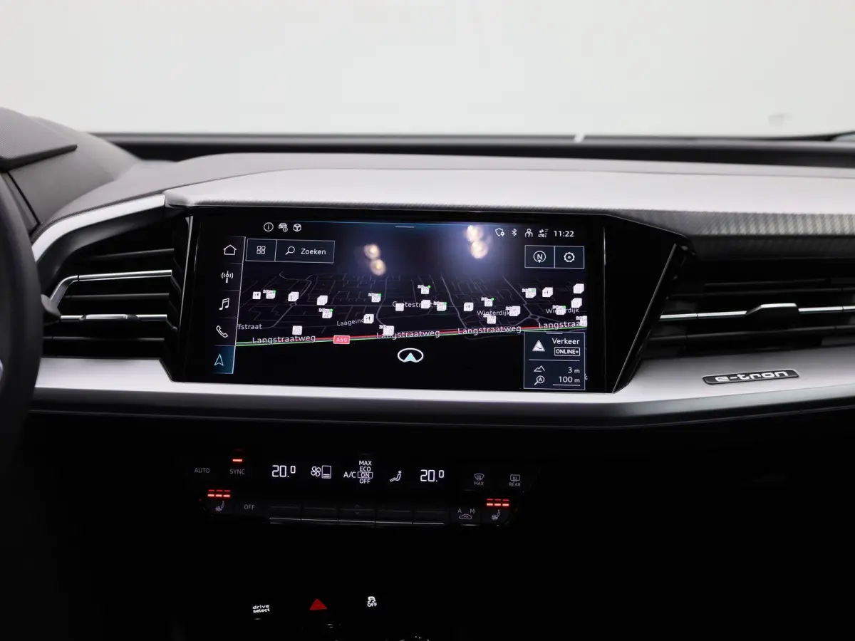40 Edition 63 kWh l Climate control l Navigatie l Audi smartphone interface l Achteruitrijcamera l Head-up display l Matrix-ledkoplampen l Privacy glas l Dodehoekdetectie l Audi sound system