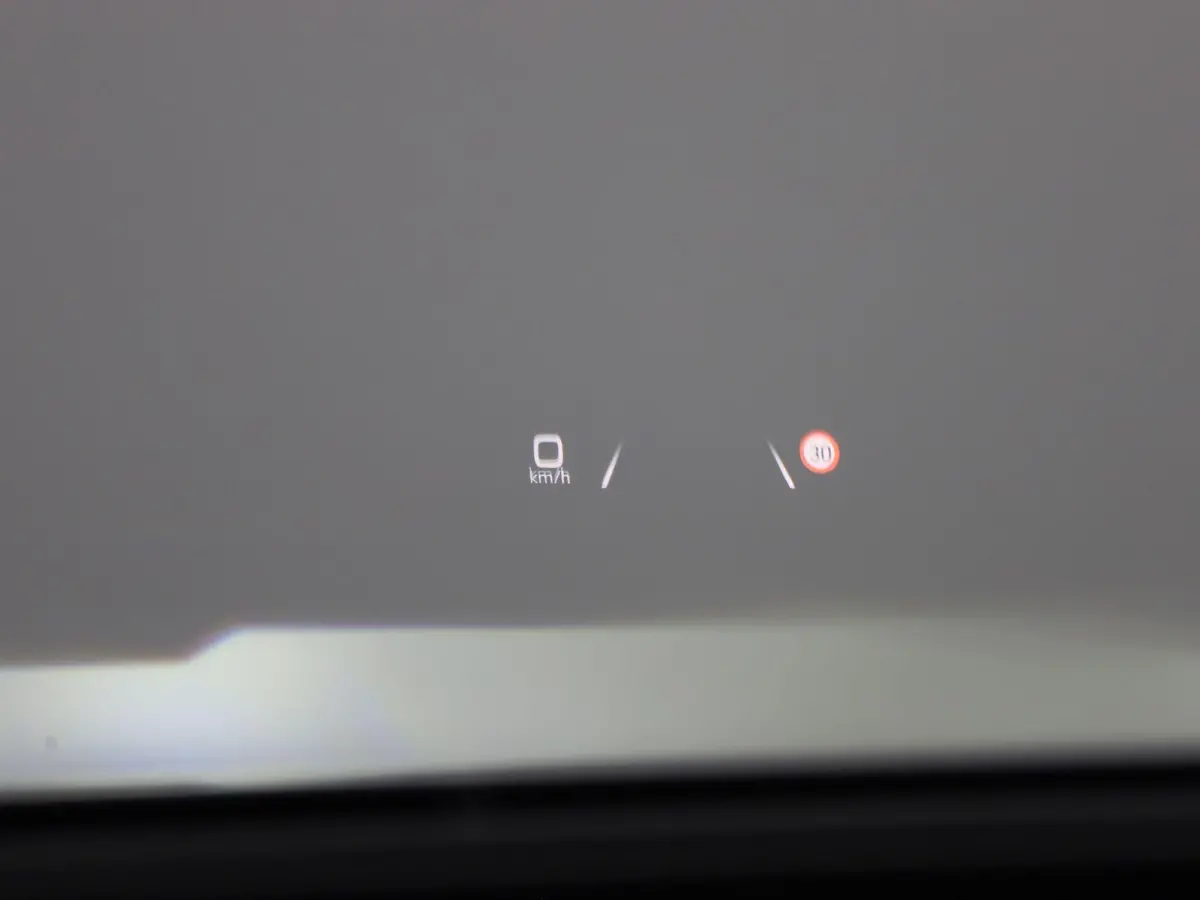 40 Edition 63 kWh l Climate control l Navigatie l Audi smartphone interface l Achteruitrijcamera l Head-up display l Matrix-ledkoplampen l Privacy glas l Dodehoekdetectie l Audi sound system