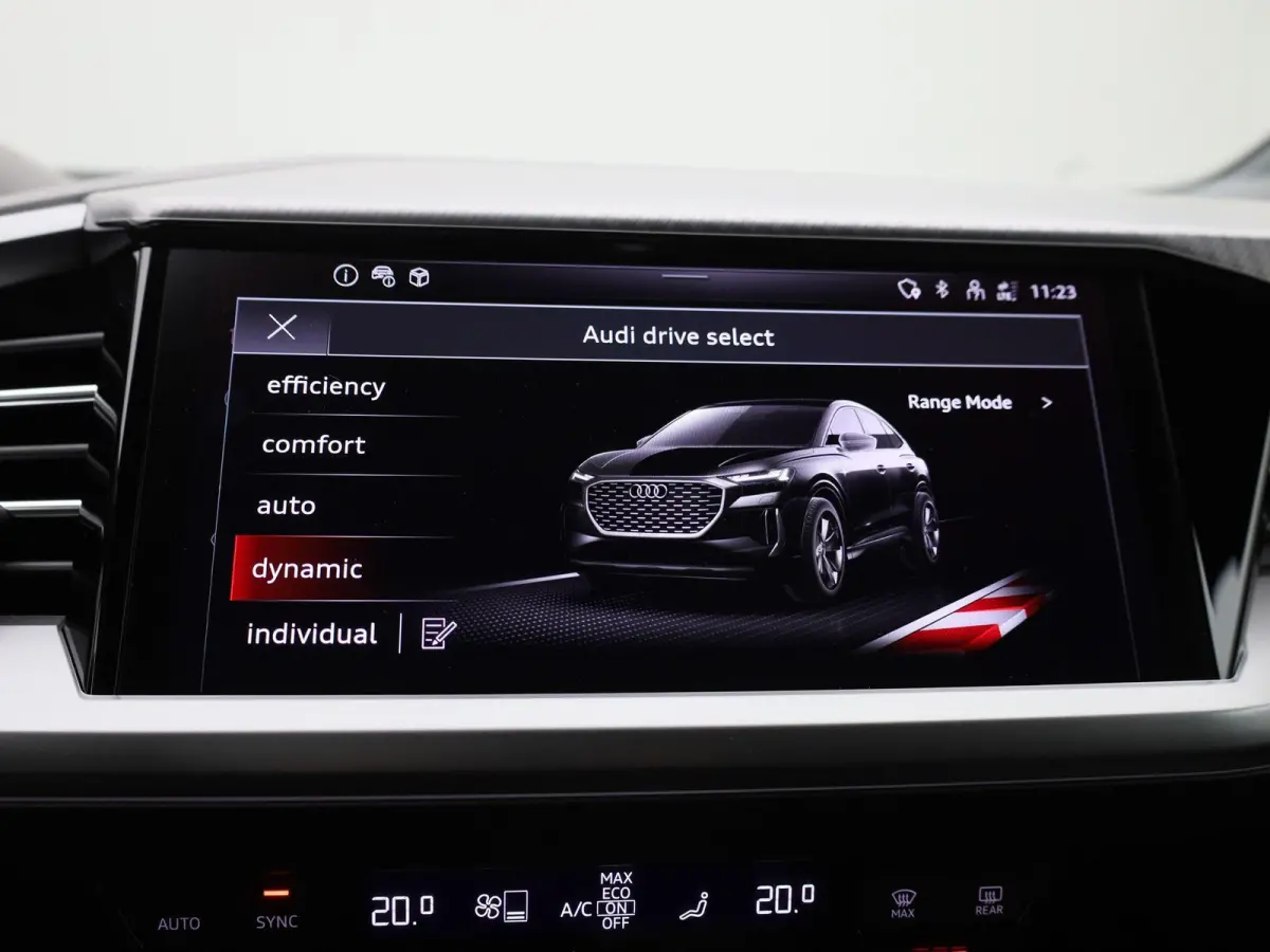 40 Edition 63 kWh l Climate control l Navigatie l Audi smartphone interface l Achteruitrijcamera l Head-up display l Matrix-ledkoplampen l Privacy glas l Dodehoekdetectie l Audi sound system