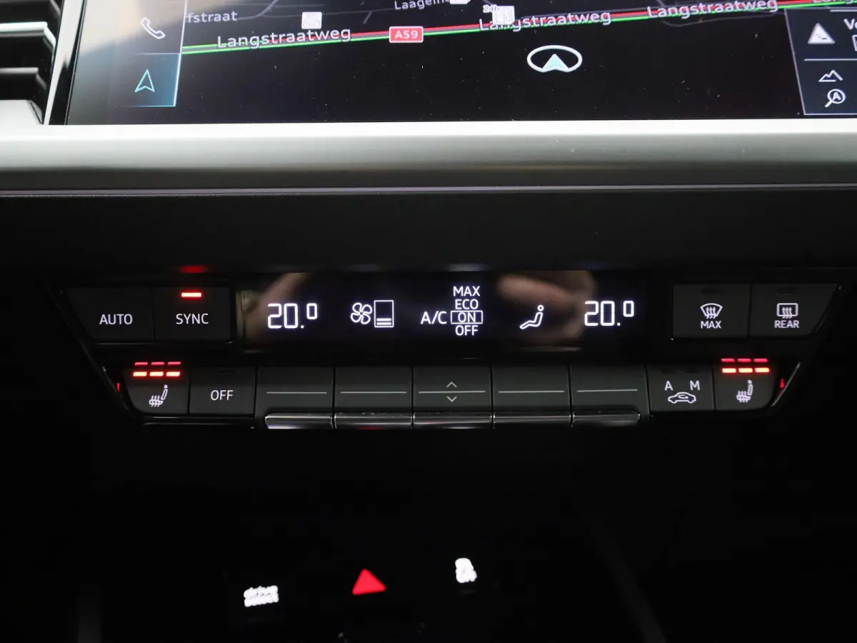 40 Edition 63 kWh l Climate control l Navigatie l Audi smartphone interface l Achteruitrijcamera l Head-up display l Matrix-ledkoplampen l Privacy glas l Dodehoekdetectie l Audi sound system